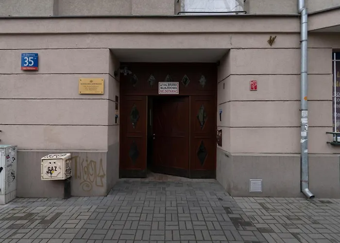 Chocimska Studio - Top Location, Tram&Shops Nearby - By Rentujemy