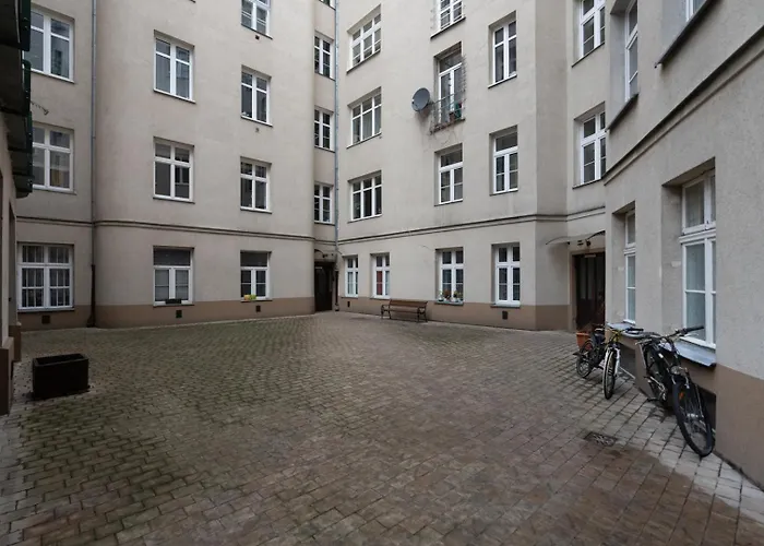 Chocimska Studio - Top Location, Tram&Shops Nearby - By Rentujemy