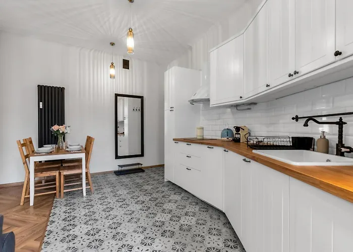 Chocimska Studio - Top Location, Tram&Shops Nearby - By Rentujemy