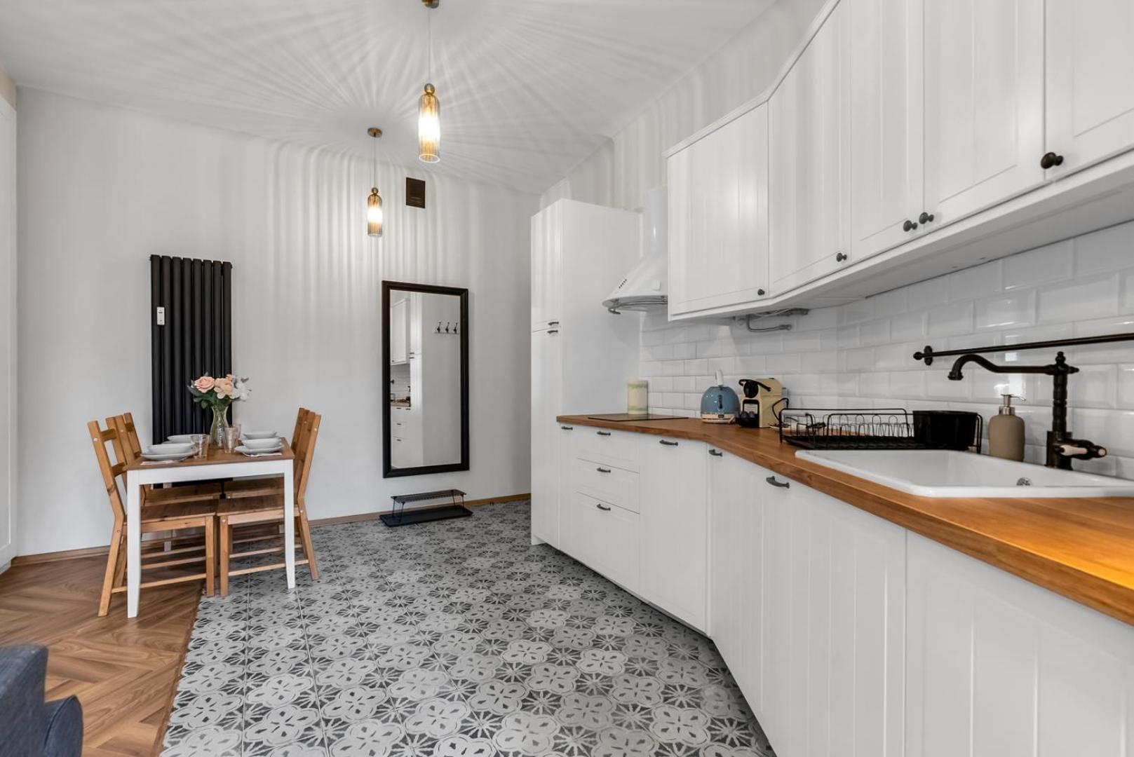 Apartment Chocimska - Location, Tram&shops Nearby - By Rentujemy *