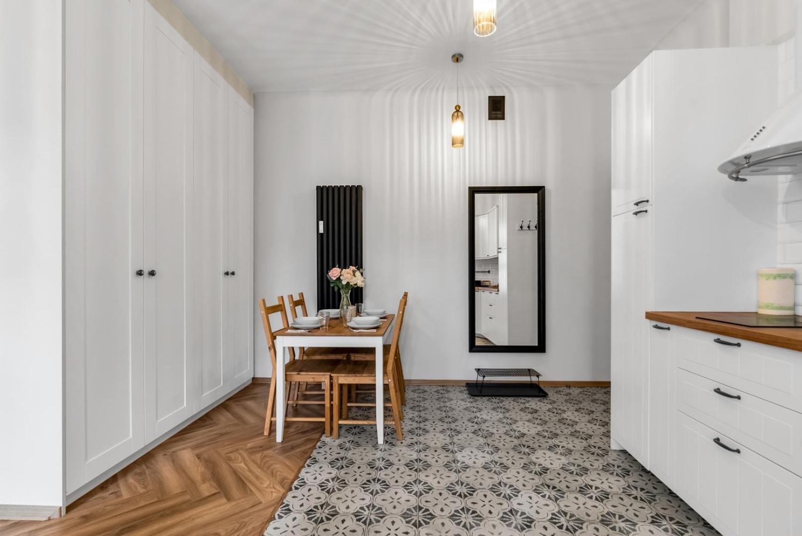 Apartment Chocimska - Location, Tram&shops Nearby - By Rentujemy Warsaw